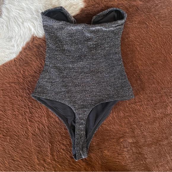 STRAPLESS ALIX NYC GOLD GLITTER BODYSUIT - Picture 4 of 4